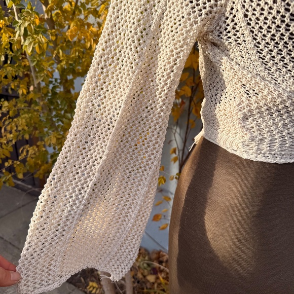 Must have Ivory open-weave wrap top - Picture 5 of 9